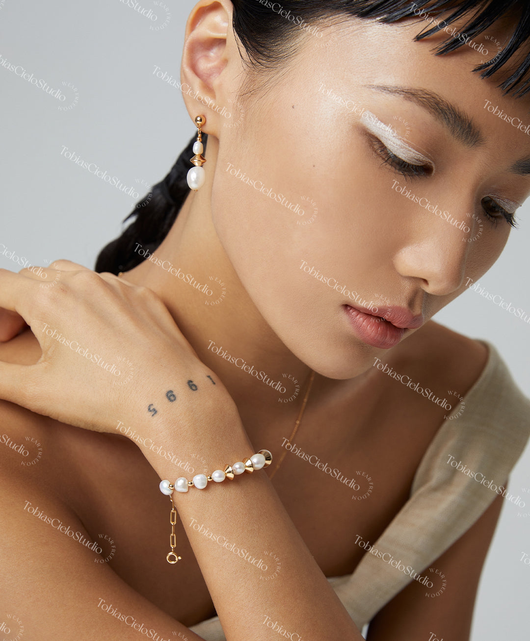 "The Vivaldi" S925 Sterling Silver Baroque Style Bracelet with Ombré-Sized Baroque Pearls