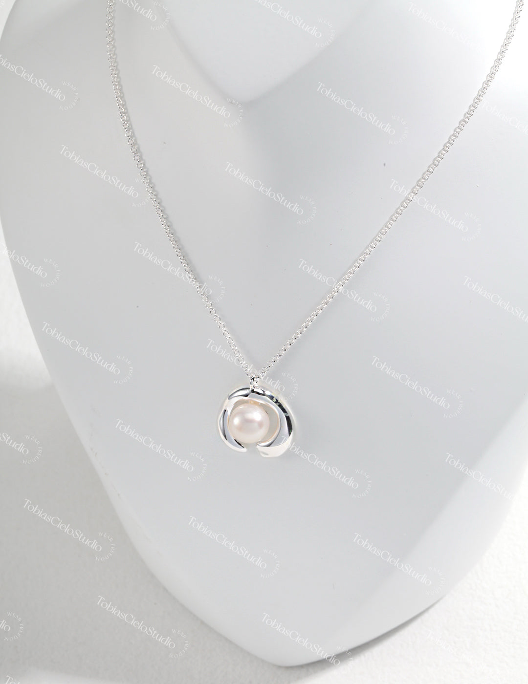 "The Lost Moon" S925 Sterling Silver Necklace with Rounded Pearl