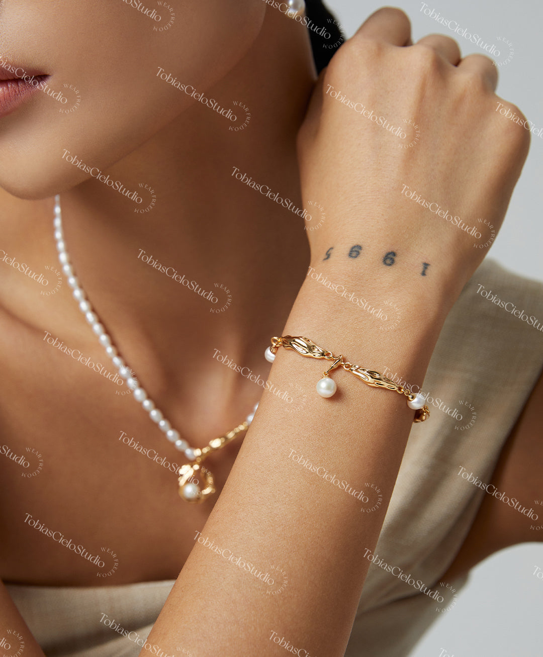 S925 Sterling Silver Bracelet with Petite Natural Pearl Design