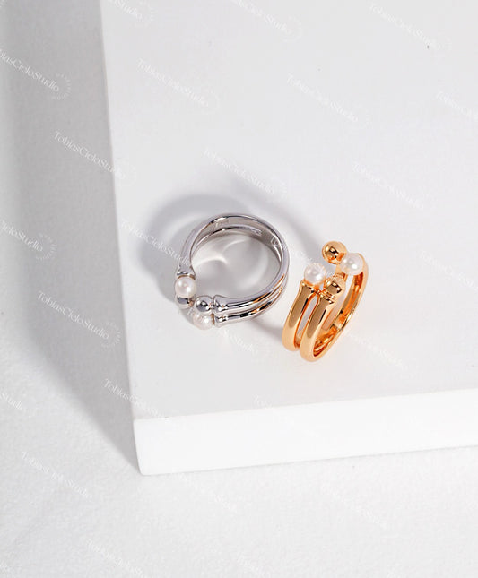 "The Beanstalk’s First Seed" S925 Sterling Silver Ring with Diagonal Pearl placement