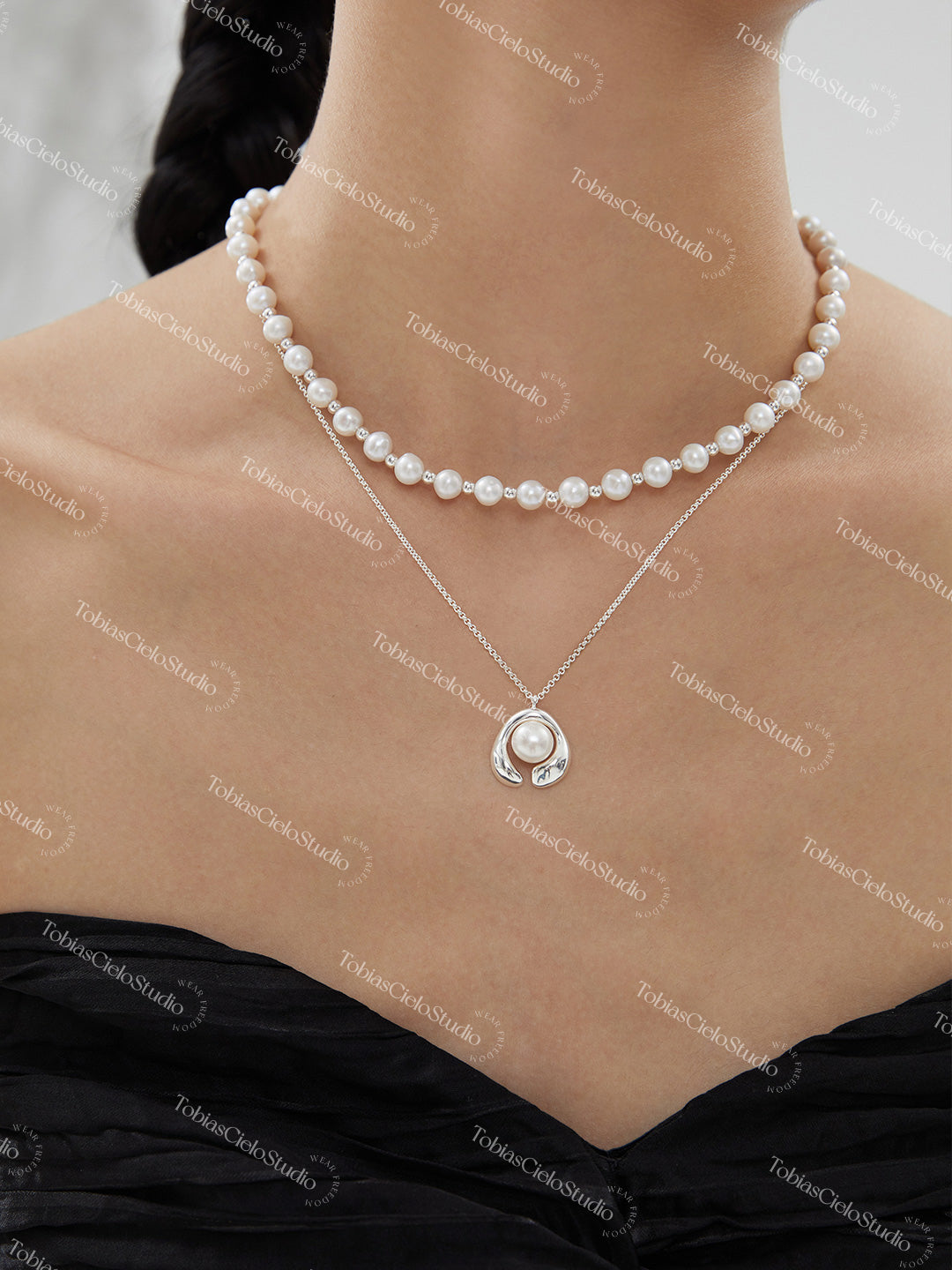 "The Lost Moon" S925 Sterling Silver Necklace with Rounded Pearl
